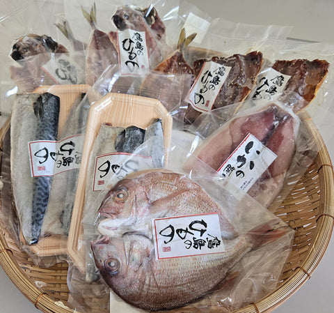 G-005 　玄界灘干物セット　特別価格　限定50セット【贈答セット】アジ開き(塩/2枚入り)×2・アジみりん(2枚入り)×2・サバフィレ(塩/2枚入り)×2・ヤリイカ(1枚入り)×1・タイ開き(1枚入り)×1